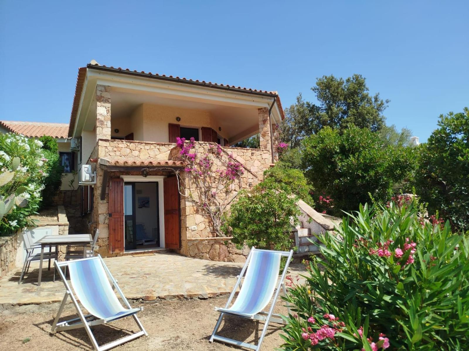 Villa Vista Mare Cala Ginepro Punta Molara Eksteriør billede